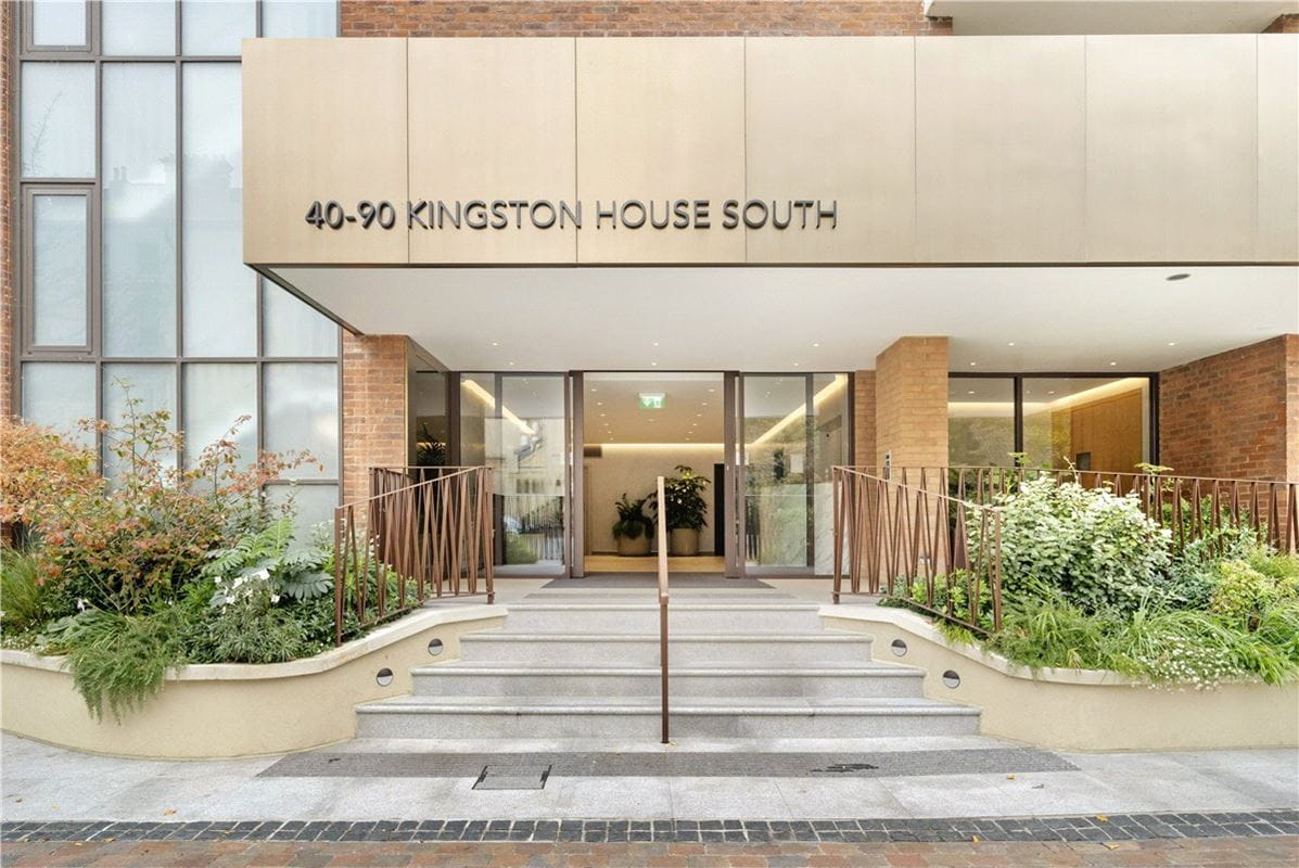 4 bedroom flat, Kingston House South, Ennismore Gardens SW7 - Available