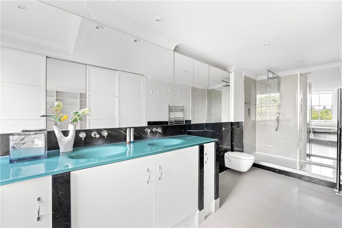 3 bedroom flat, Cadogan Square, Knightsbridge SW1X - Available