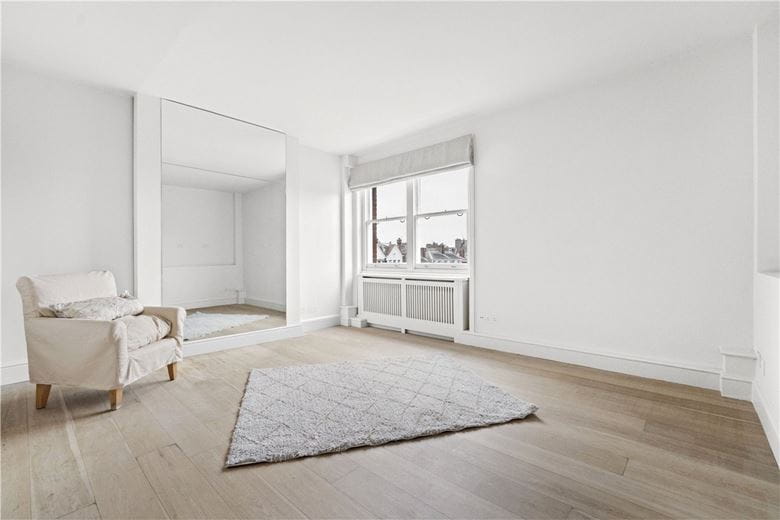 3 bedroom flat, Cadogan Square, Knightsbridge SW1X - Available