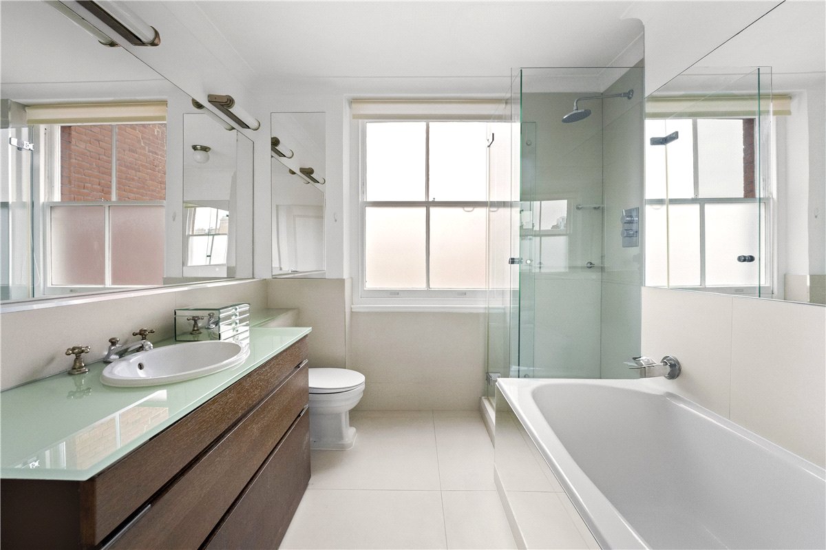 3 bedroom flat, Cadogan Square, Knightsbridge SW1X - Available