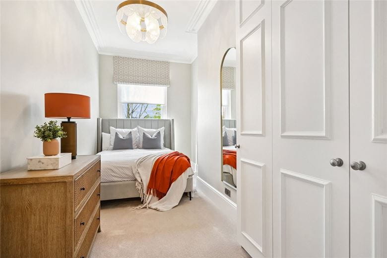 4 bedroom flat, Gloucester Road, South Kensington SW7 - Available