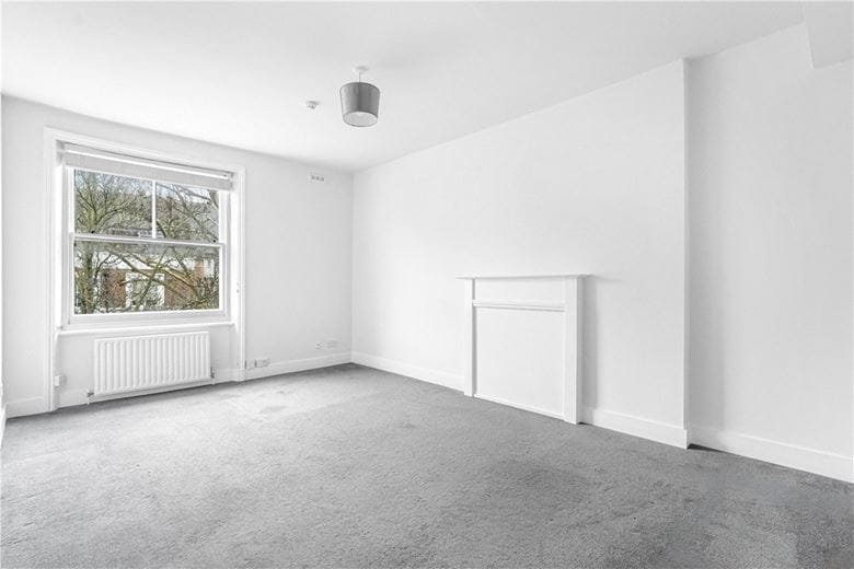 2 bedroom flat, Upper Addison Gardens, Holland Park W14 - Available