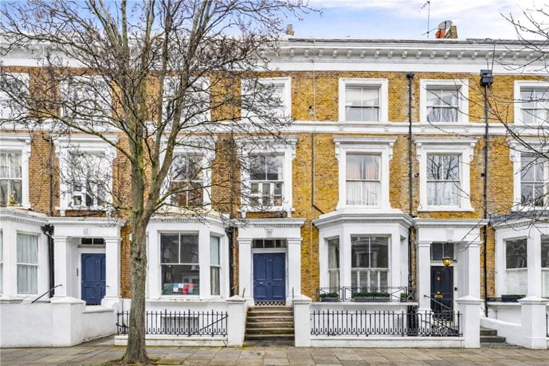 2 bedroom flat, Upper Addison Gardens, Holland Park W14 - Available