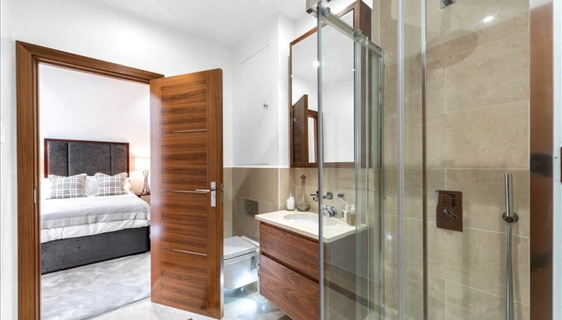 1 bedroom flat, Kensington Gardens Square, London W2 - Available