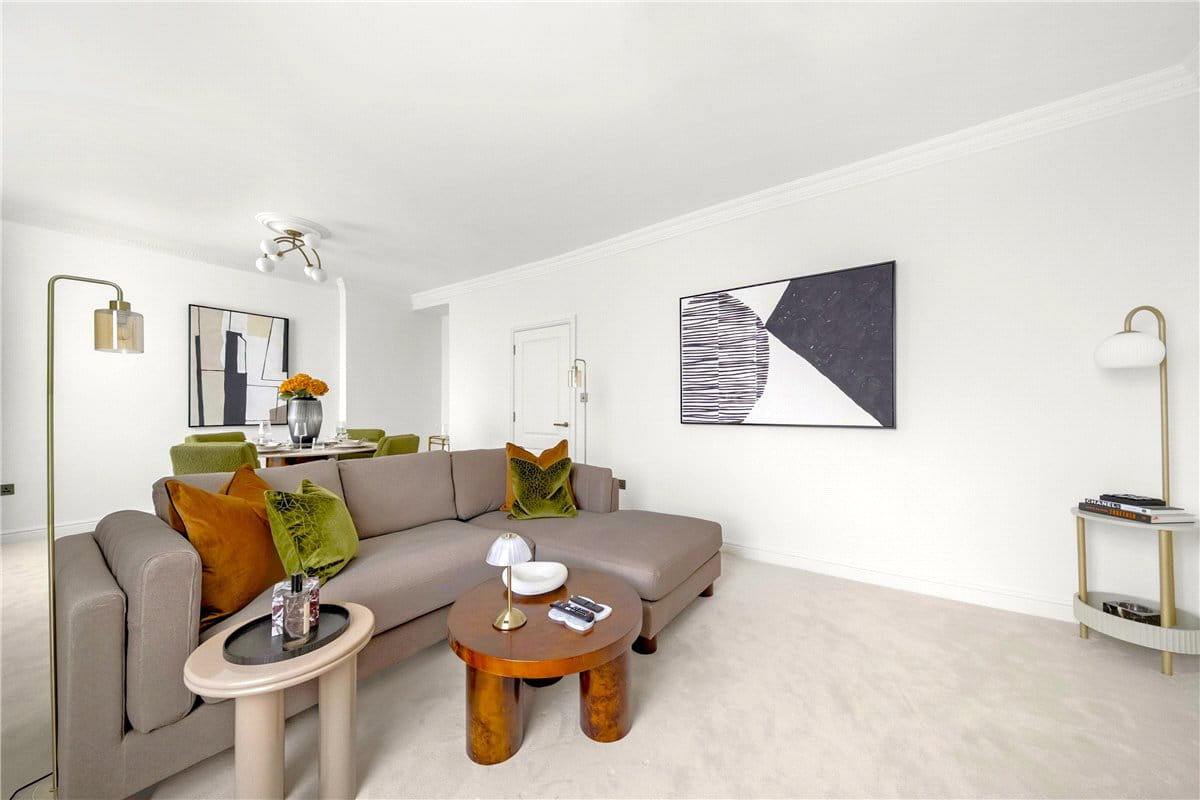 2 bedroom flat, Cadogan Square, Knightsbridge SW1X - Available