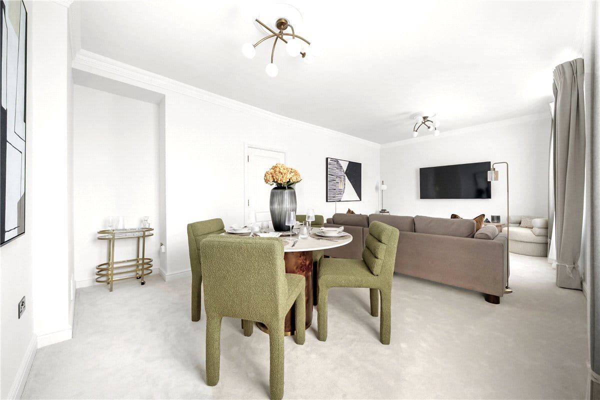 2 bedroom flat, Cadogan Square, Knightsbridge SW1X - Available
