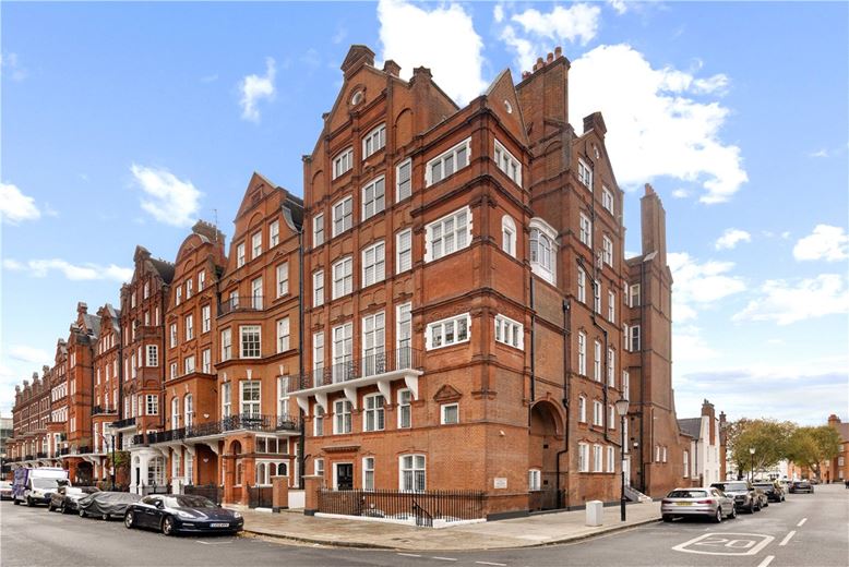 2 bedroom flat, Cadogan Square, Knightsbridge SW1X - Available