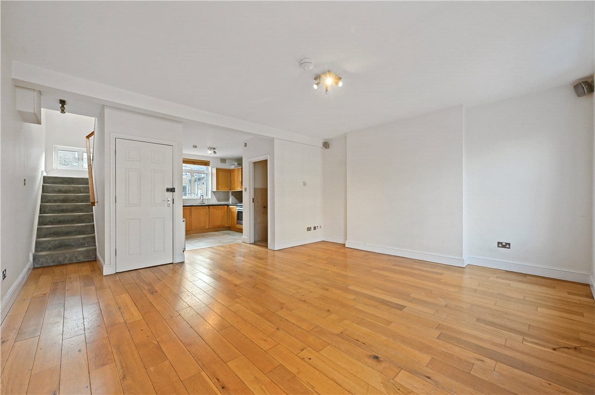 2 bedroom flat, Westbourne Park Road, Bayswater W2 - Available
