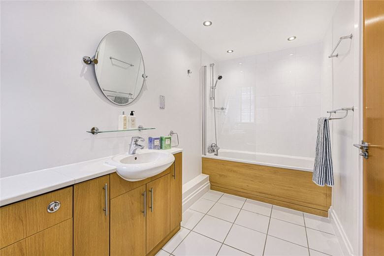 3 bedroom flat, Stafford Court, Kensington High Street W8 - Available