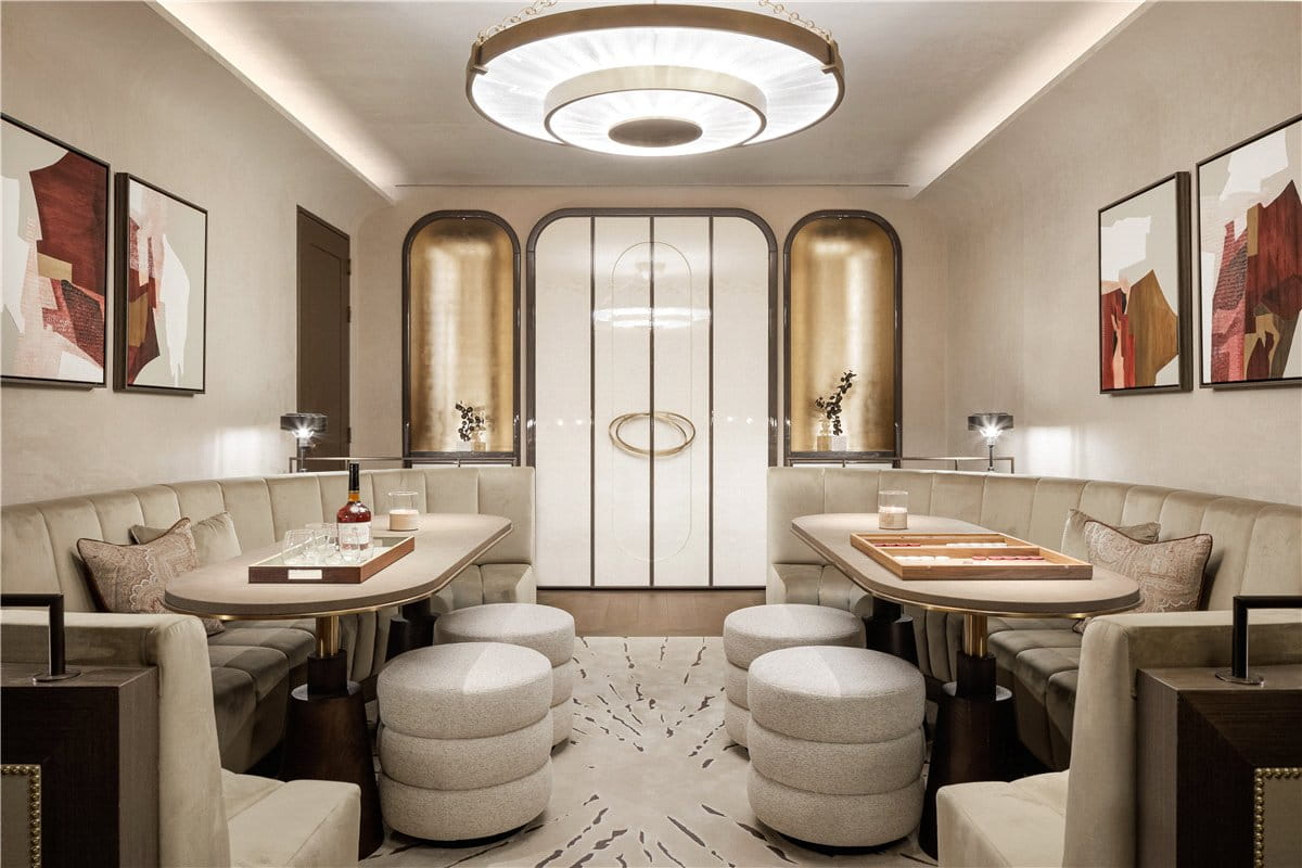 7 bedroom flat, Pont Street, Knightsbridge SW1X - Available