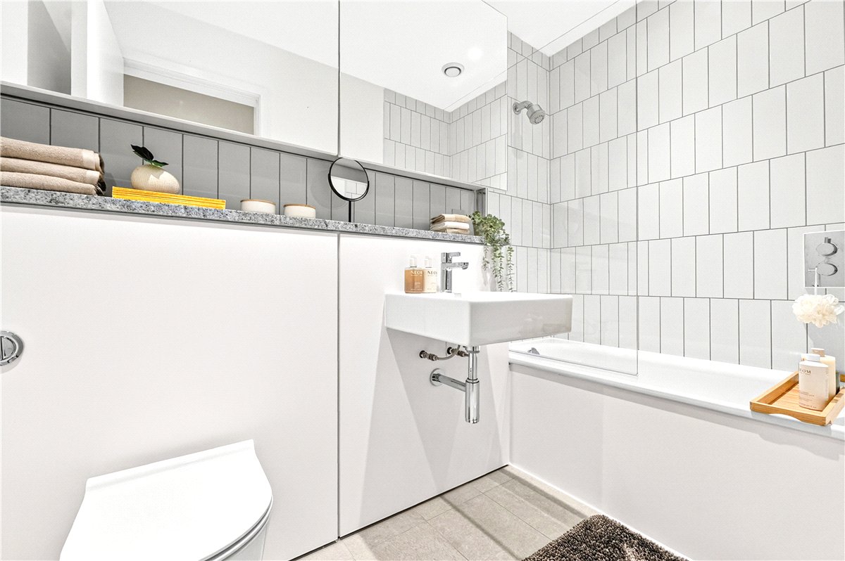 2 bedroom flat, Thurloe Place Mews, South Kensington SW7 - Available