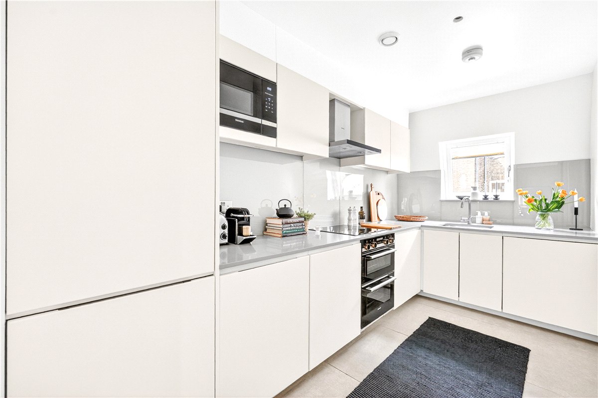 2 bedroom flat, Thurloe Place Mews, South Kensington SW7 - Available