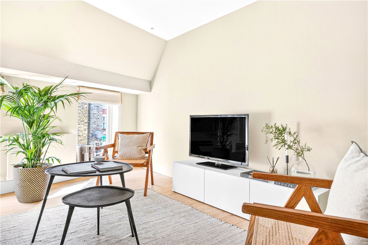 2 bedroom flat, Thurloe Place Mews, South Kensington SW7 - Available