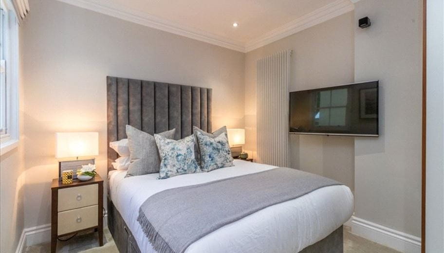 1 bedroom , Garden House, Kensington Gardens Square, London W2 - Available