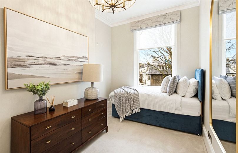 4 bedroom flat, Gloucester Road, South Kensington SW7 - Available