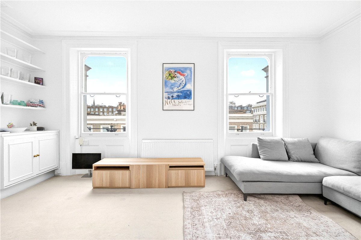 2 bedroom flat, Ladbroke Road, Holland Park W11 - Available