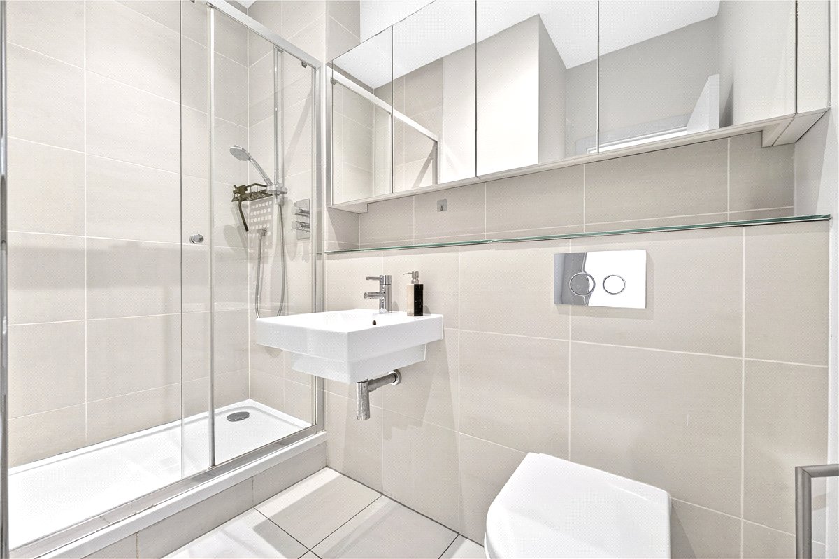 1 bedroom flat, Egerton Gardens Mews, Knightsbridge SW3 - Available