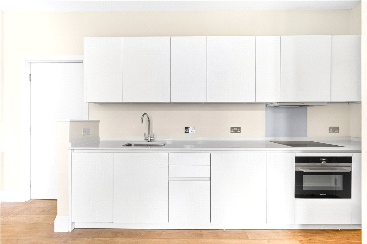 1 bedroom flat, Egerton Gardens Mews, Knightsbridge SW3 - Available