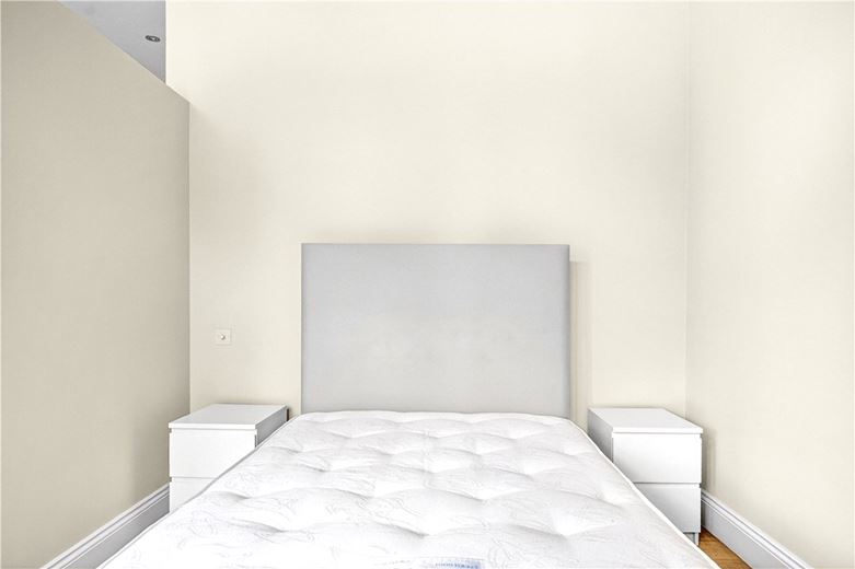 1 bedroom flat, Egerton Gardens Mews, Knightsbridge SW3 - Available