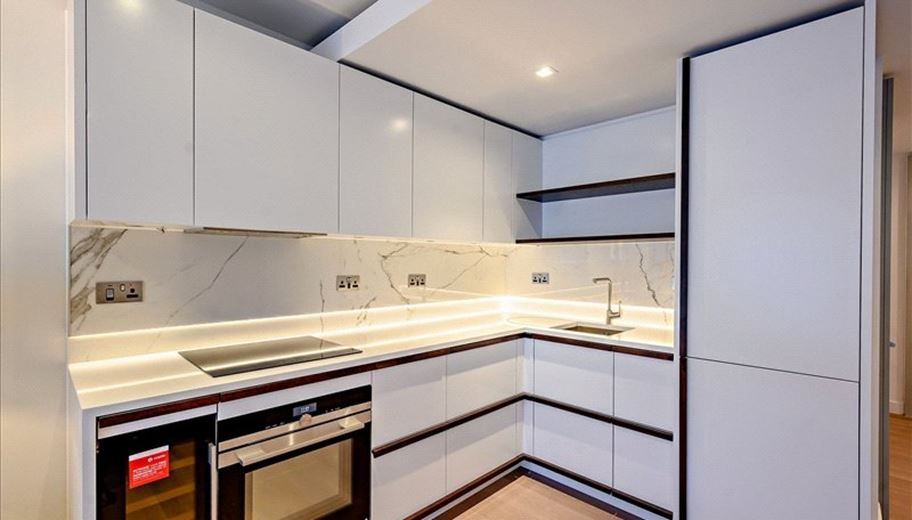 1 bedroom flat, Edgware Road, London W2 - Available