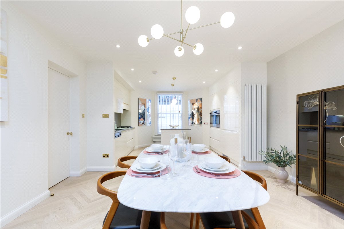 3 bedroom maisonette, Cornwall Gardens, South Kensington SW7 - Available