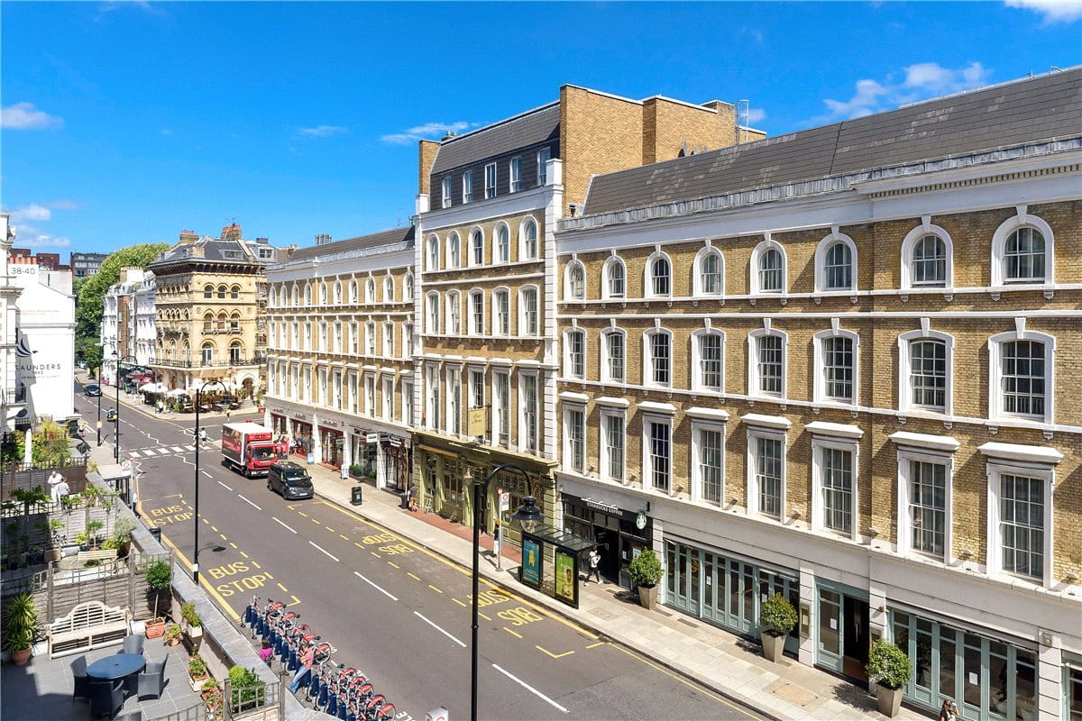 4 bedroom flat, St Georges Court, Gloucester Road SW7 - Available