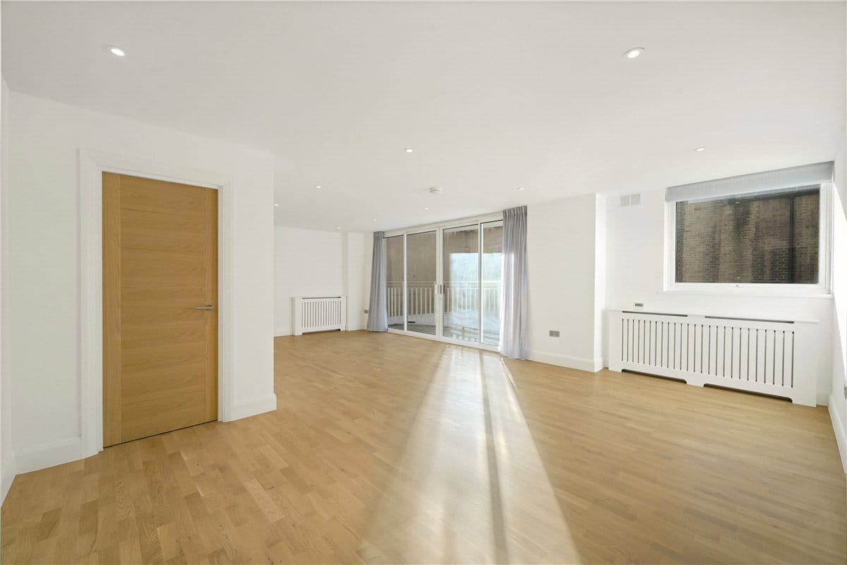 3 bedroom flat, William Mews, London SW1X - Available