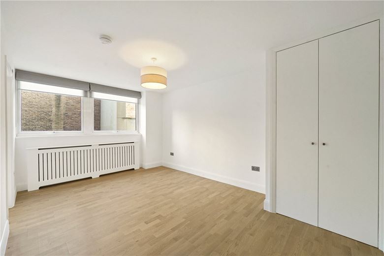 3 bedroom flat, William Mews, London SW1X - Available
