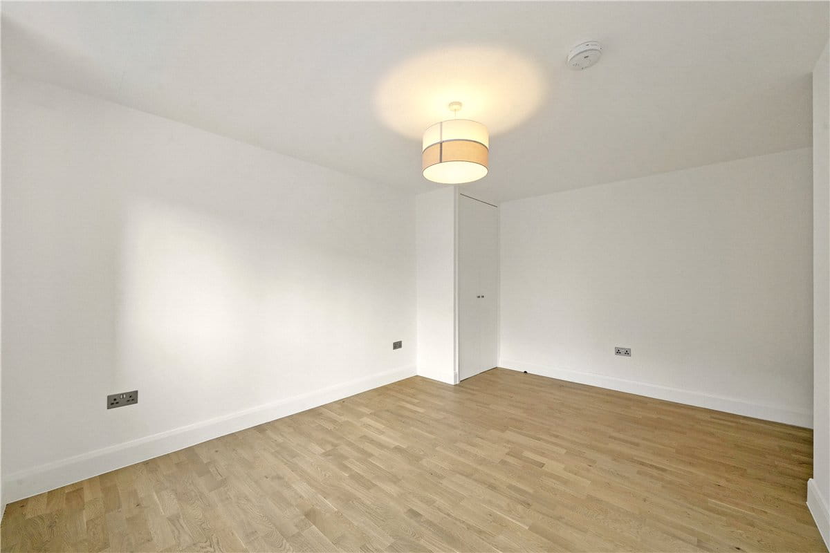 3 bedroom flat, William Mews, London SW1X - Available