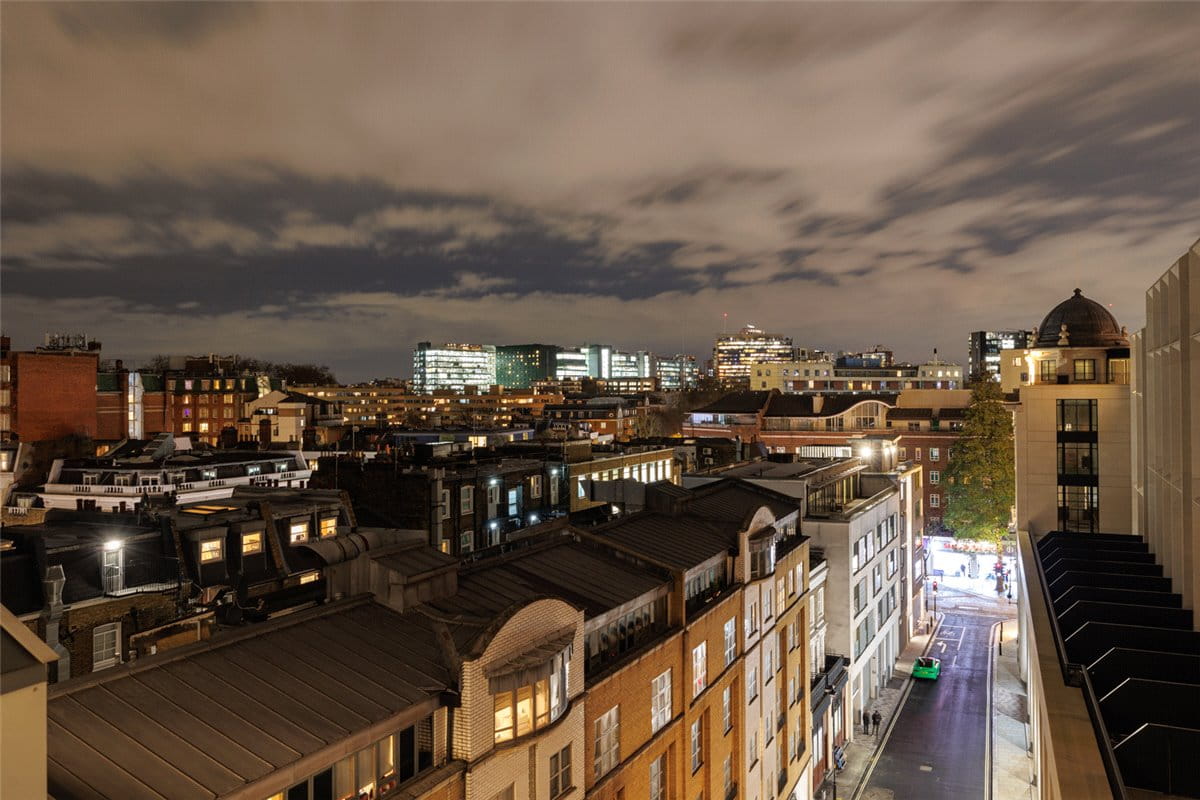 3 bedroom flat, Kensington Gardens Square, Bayswater W2 - Available