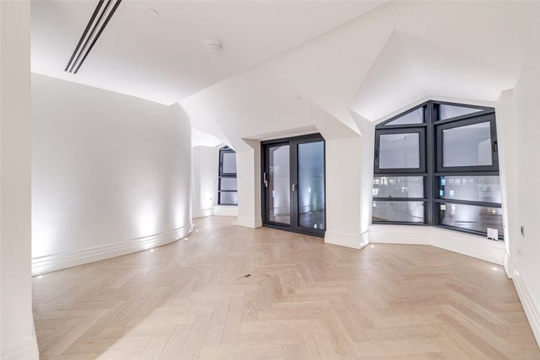 3 bedroom flat, Kensington Gardens Square, Bayswater W2 - Available