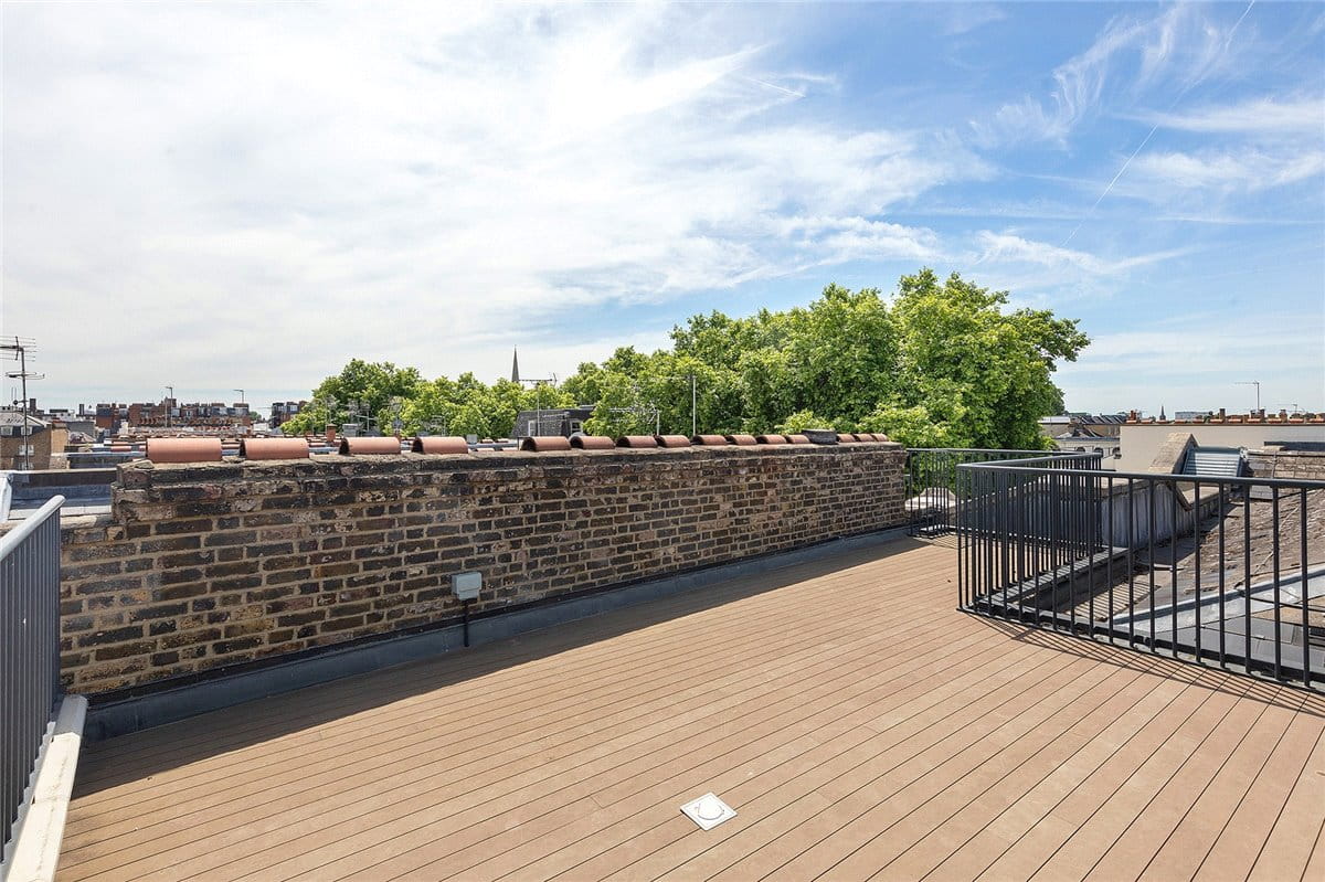 3 bedroom flat, Kensington Gardens Square, Bayswater W2 - Available