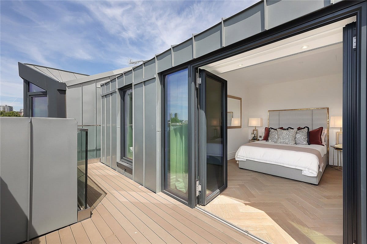 3 bedroom flat, Kensington Gardens Square, Bayswater W2 - Available