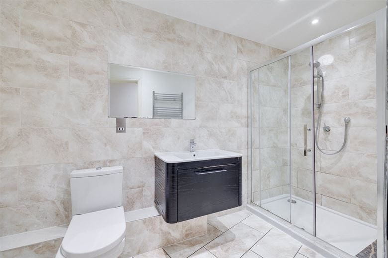 1 bedroom flat, Cremorne Road, Chelsea SW10 - Available