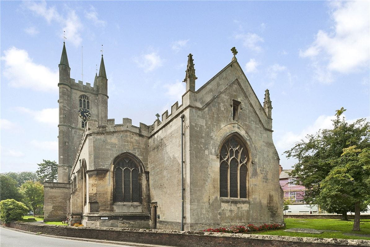 1 bedroom flat, High Street, Marlborough SN8 - Available