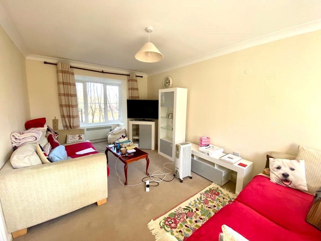 3 bedroom house, Smiths Close, Pewsey SN9 - Available