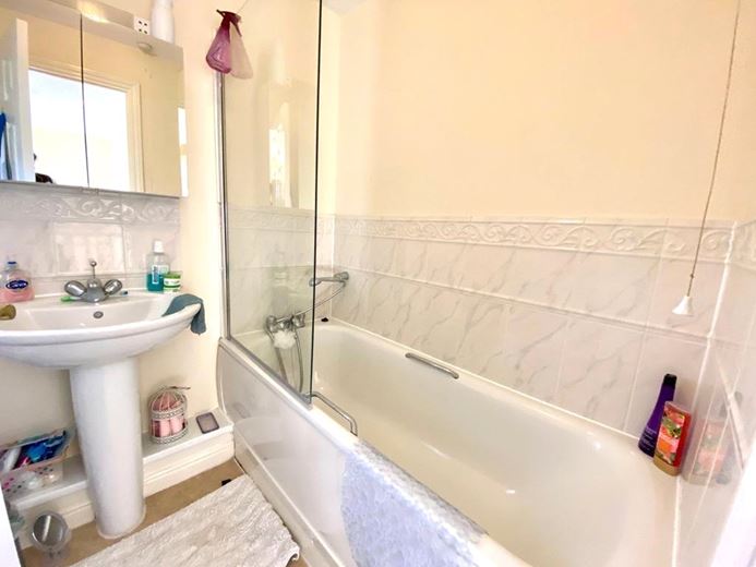 3 bedroom house, Smiths Close, Pewsey SN9 - Available