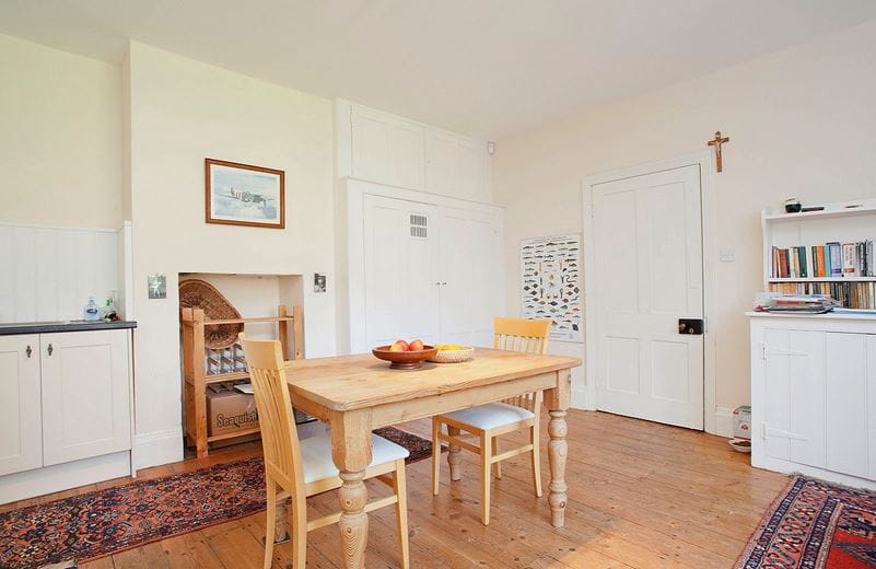 4 bedroom house, Druids Cottage, Druids Lodge SP3 - Available
