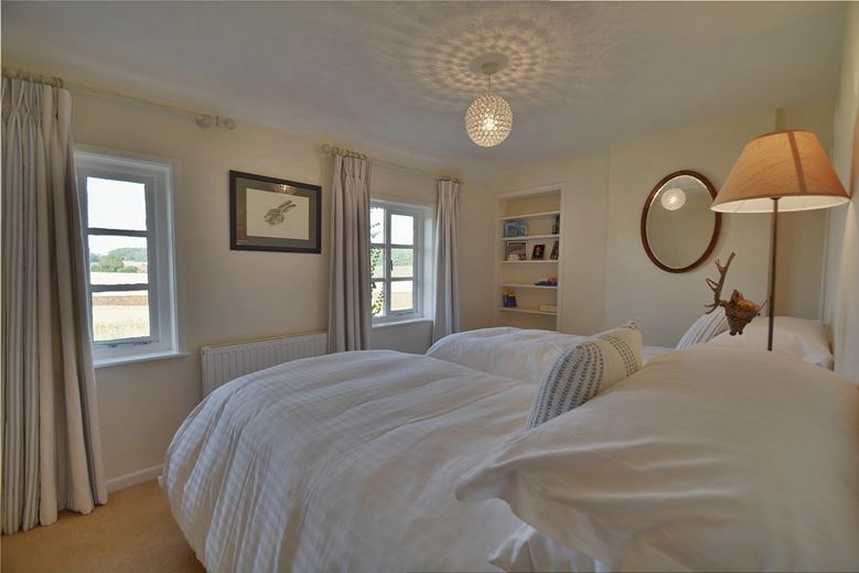 3 bedroom cottage, Harding Farm Cottages, Great Bedwyn SN8 - Let Agreed