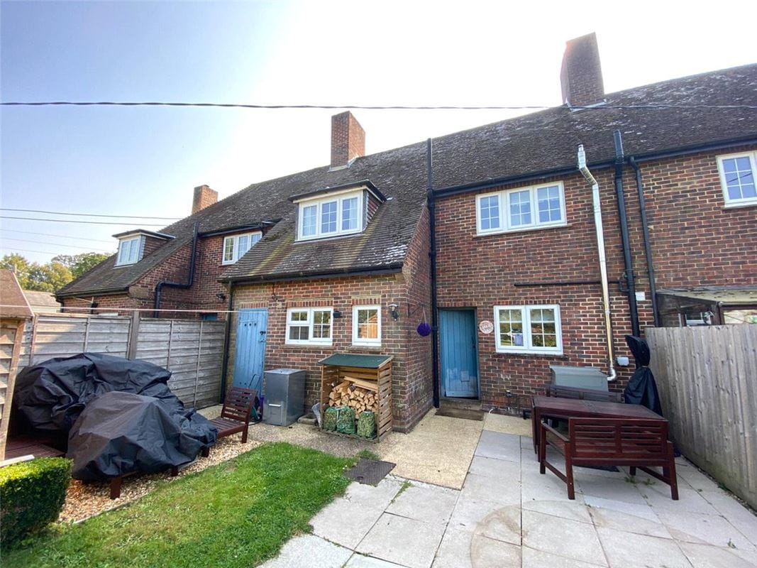 3 bedroom cottage, New Cottages, Redenham SP11 - Available