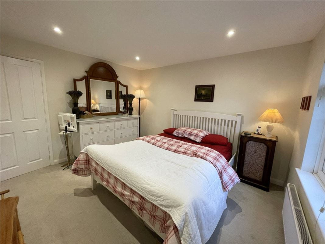 2 bedroom house, Aubrey Close, Marlborough SN8 - Available