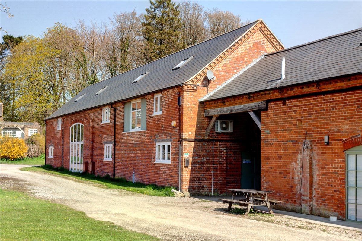  bedroom , Standen, Hungerford RG17 - Available