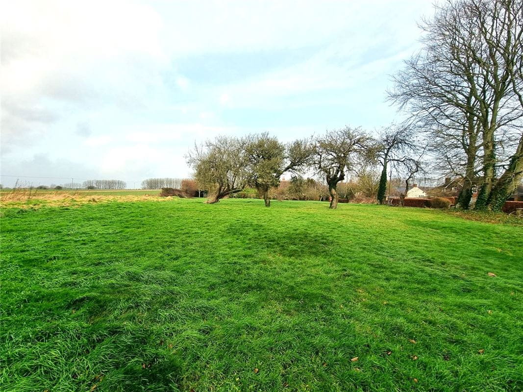 3 bedroom house, Pewsey Road, Rushall SN9