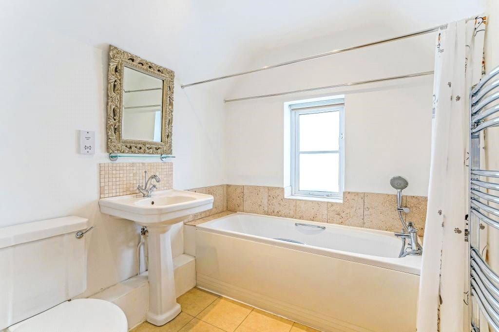 3 bedroom house, Pewsey Road, Upavon SN9 - Let Agreed