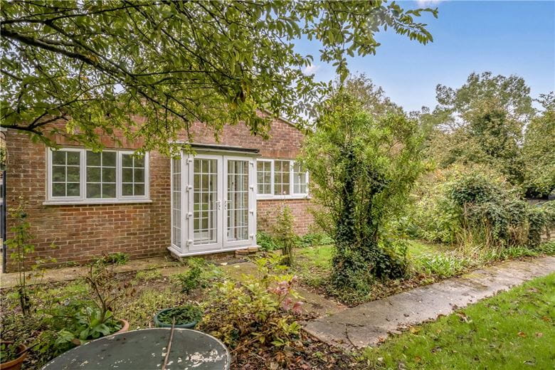 2 bedroom bungalow, Aldbourne Road, Baydon SN8 - Available