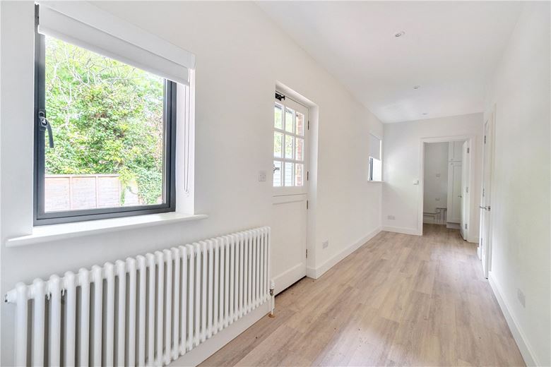 3 bedroom bungalow, Cardigan Road, Marlborough SN8 - Available