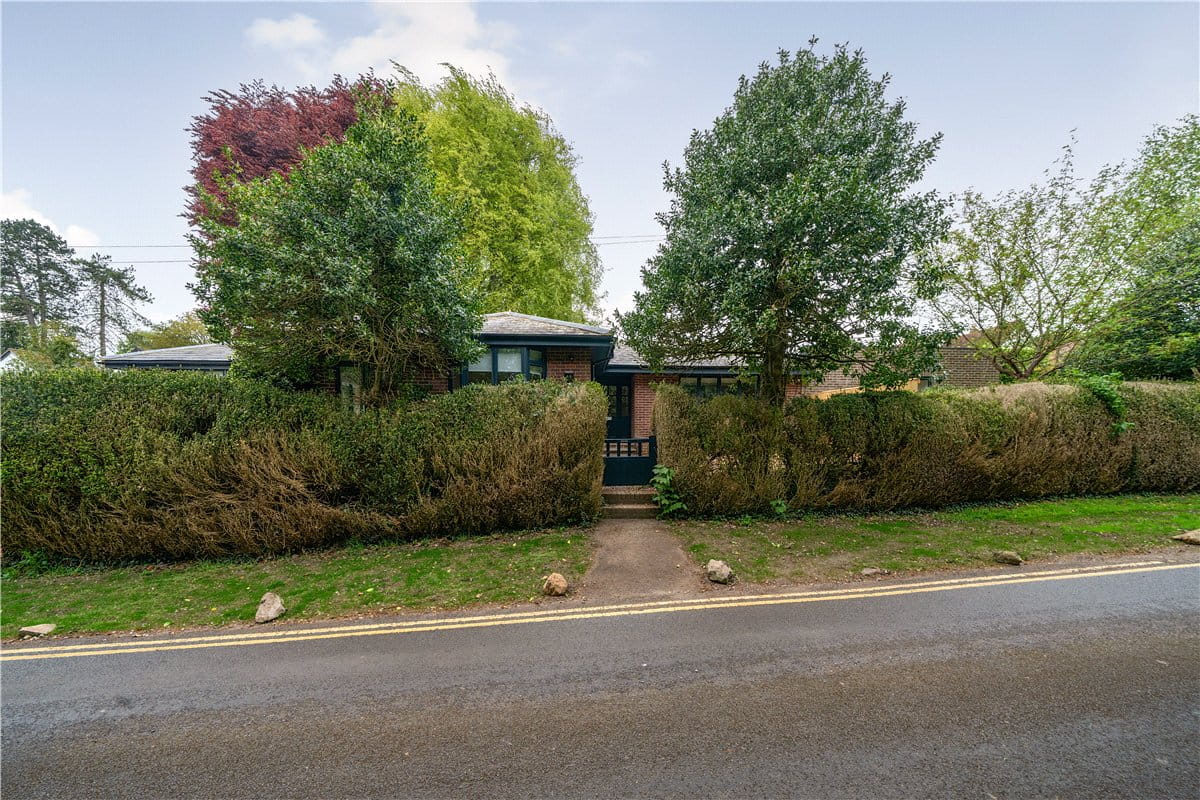 3 bedroom bungalow, Cardigan Road, Marlborough SN8 - Available