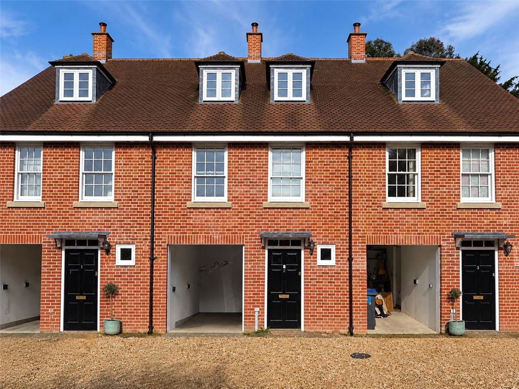 3 bedroom house, Post Office Lane, Pewsey SN9 - Available