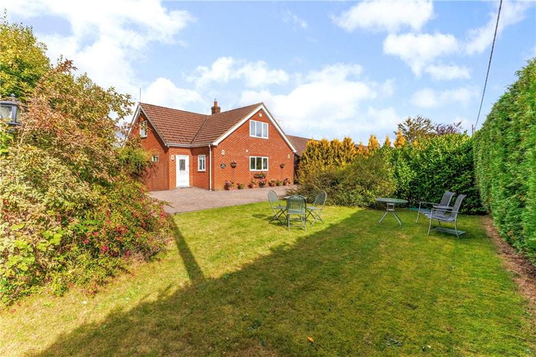 3 bedroom house, Eastsands, Burbage SN8 - Available
