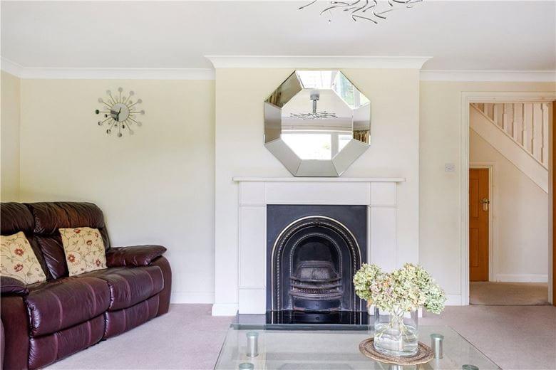 3 bedroom house, Eastsands, Burbage SN8 - Available